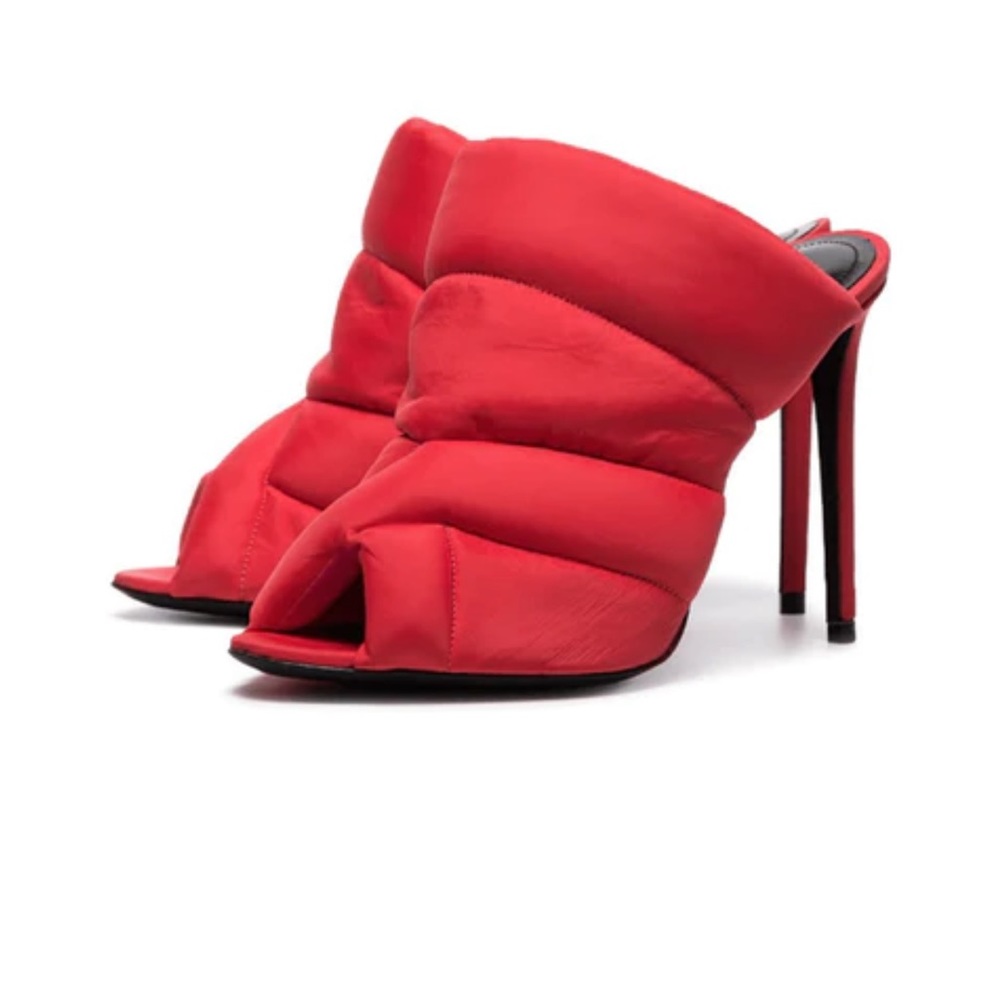 NICHOLAS KIRKWOOD
Puffer Mule in Red